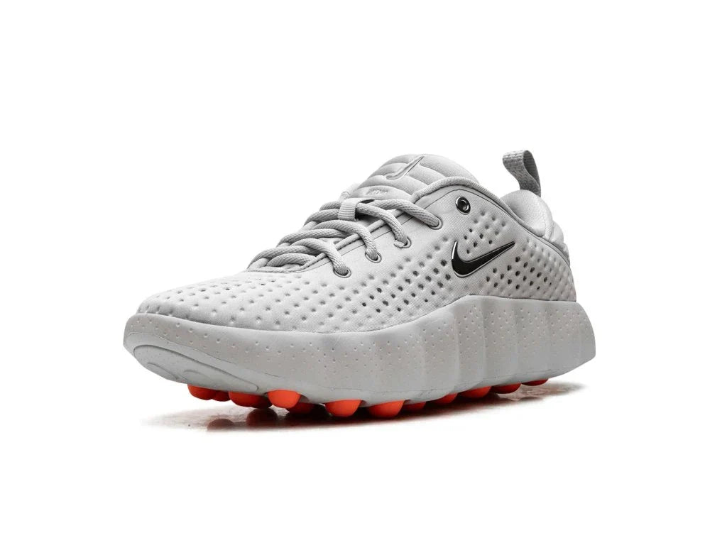 Nike Mind 002 WMNS Light Smoke Grey Hyper Crimson