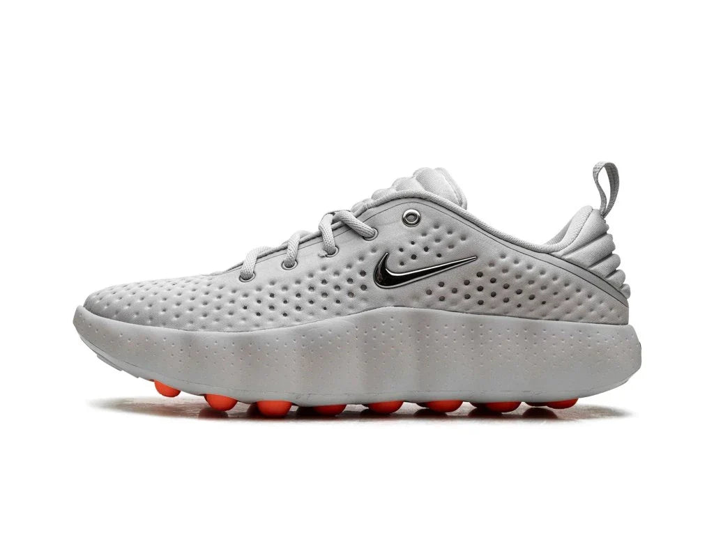 Nike Mind 002 WMNS Light Smoke Grey Hyper Crimson