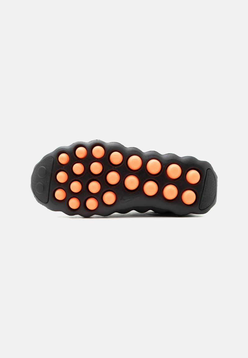 Nike Mind 002 WMNS Black Hyper Crimson
